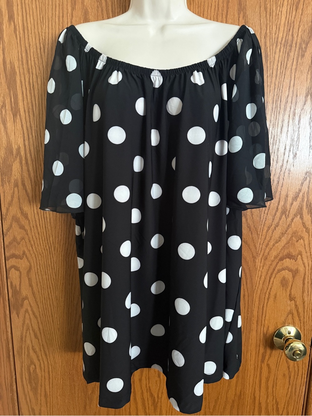 Cato Plus Sportswear Polka Dot Top Black / White Short Sleeve Women's Size 26/28